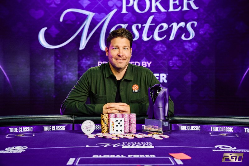 Jeremy Ausmus at the Poker Masters 2026 final table with the Event #7 trophy
